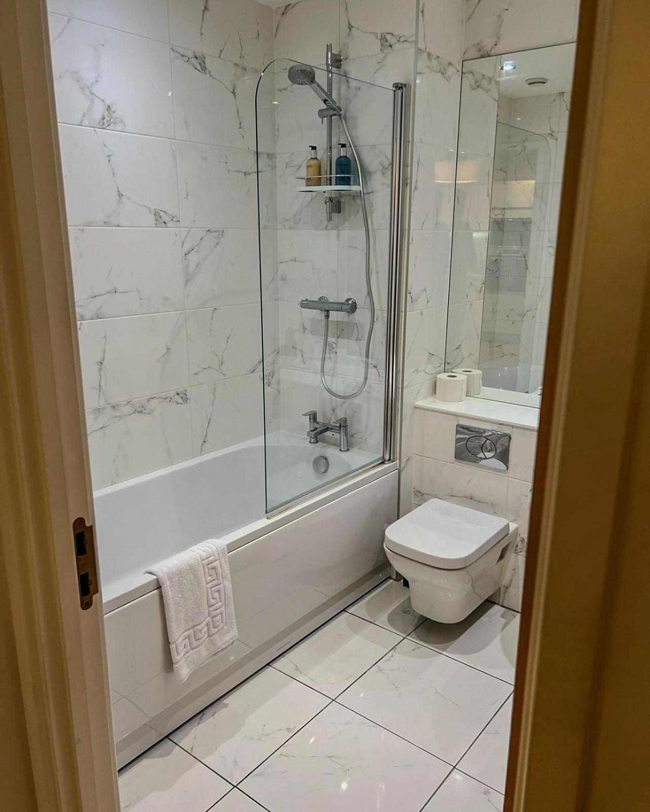 Elmardi Residence - City Centre 2 Bedroom Apartment برمنغهام المظهر الخارجي الصورة