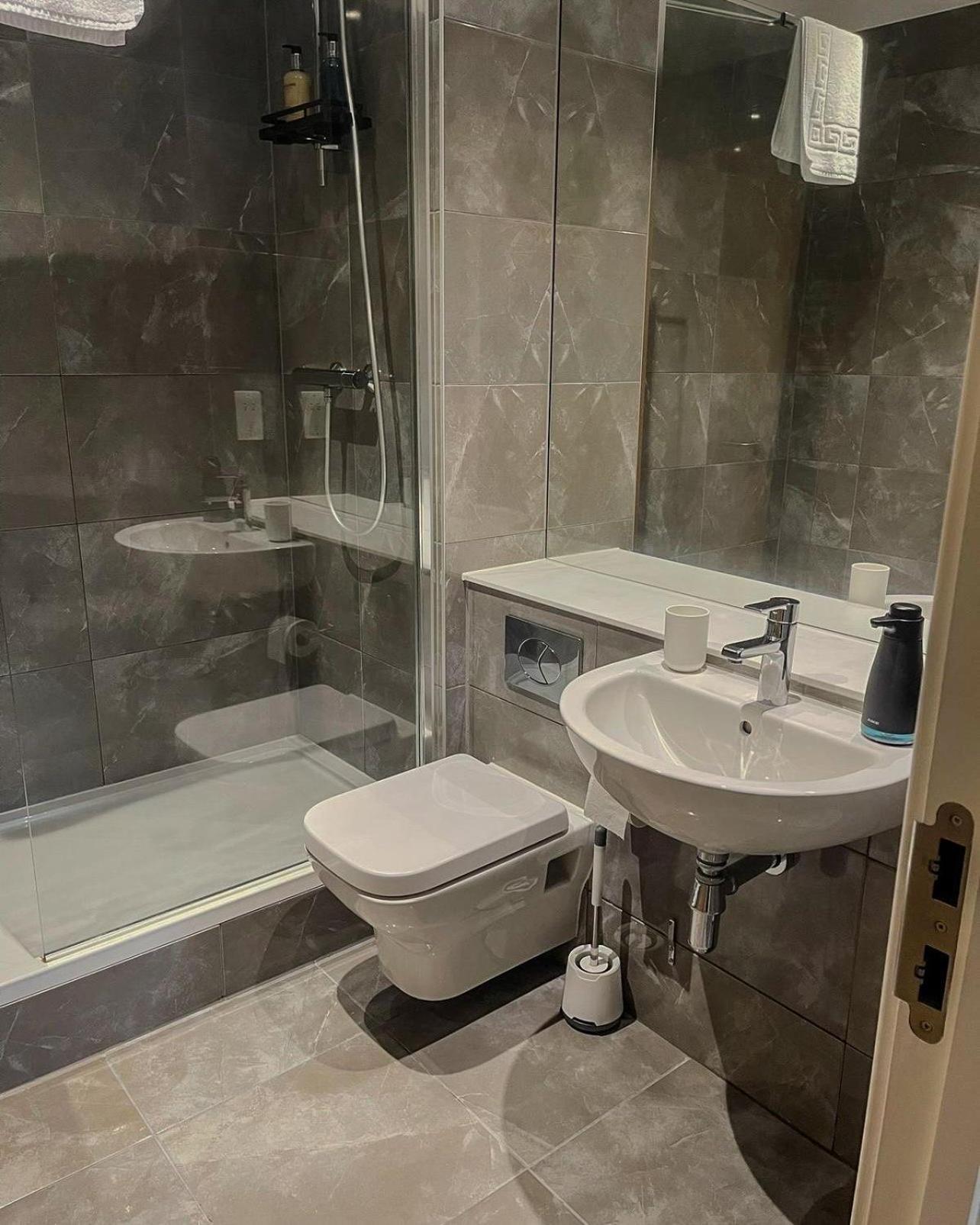 Elmardi Residence - City Centre 2 Bedroom Apartment برمنغهام المظهر الخارجي الصورة